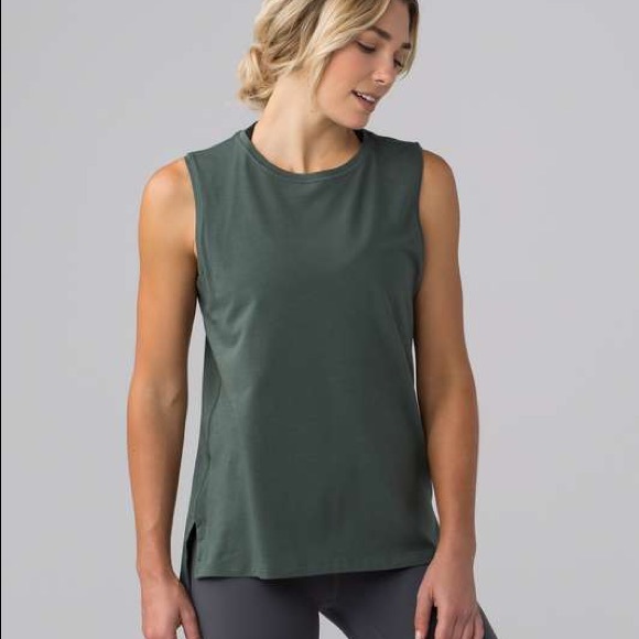 ISO Love Sleeveless tank - Picture 1 of 1